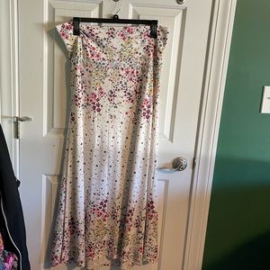 Maxi skirt 3XL. LuLaRoe white flowers. Never worn